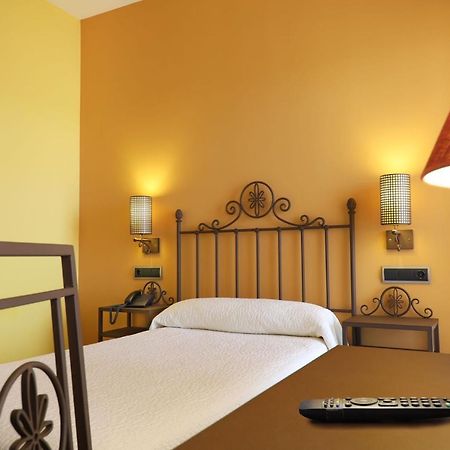 Hotel Moya Honrubia ภายนอก รูปภาพ