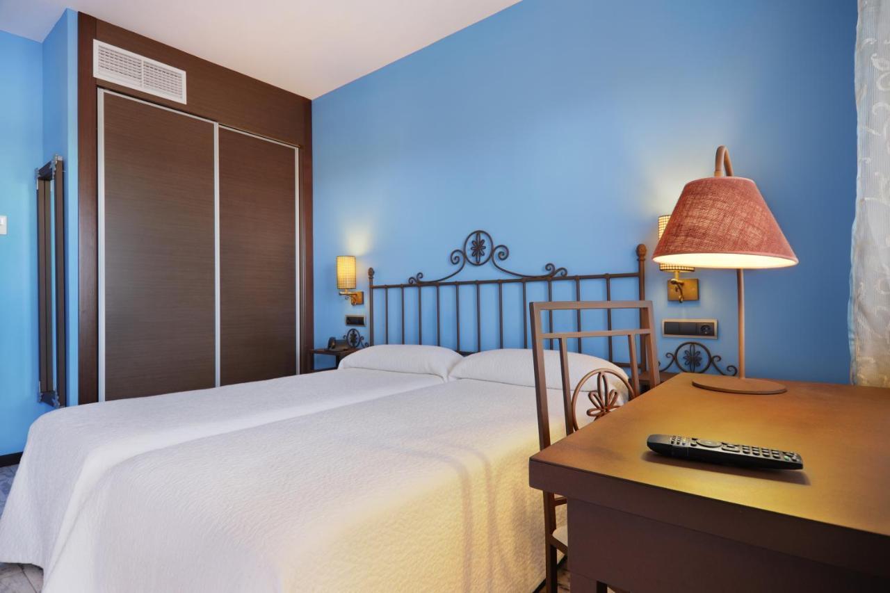Hotel Moya Honrubia ภายนอก รูปภาพ