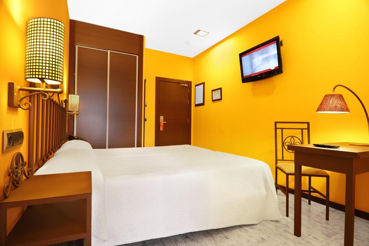 Hotel Moya Honrubia ภายนอก รูปภาพ