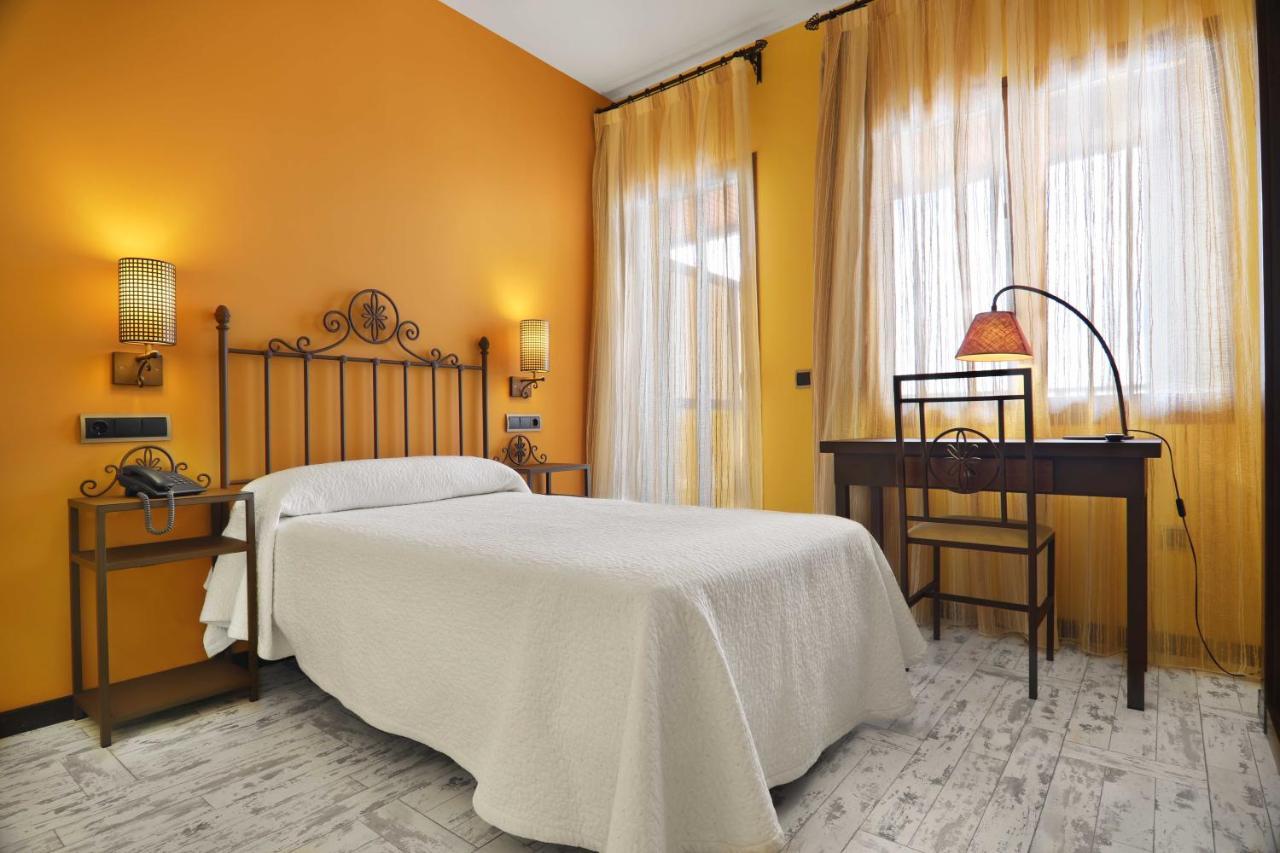 Hotel Moya Honrubia ภายนอก รูปภาพ