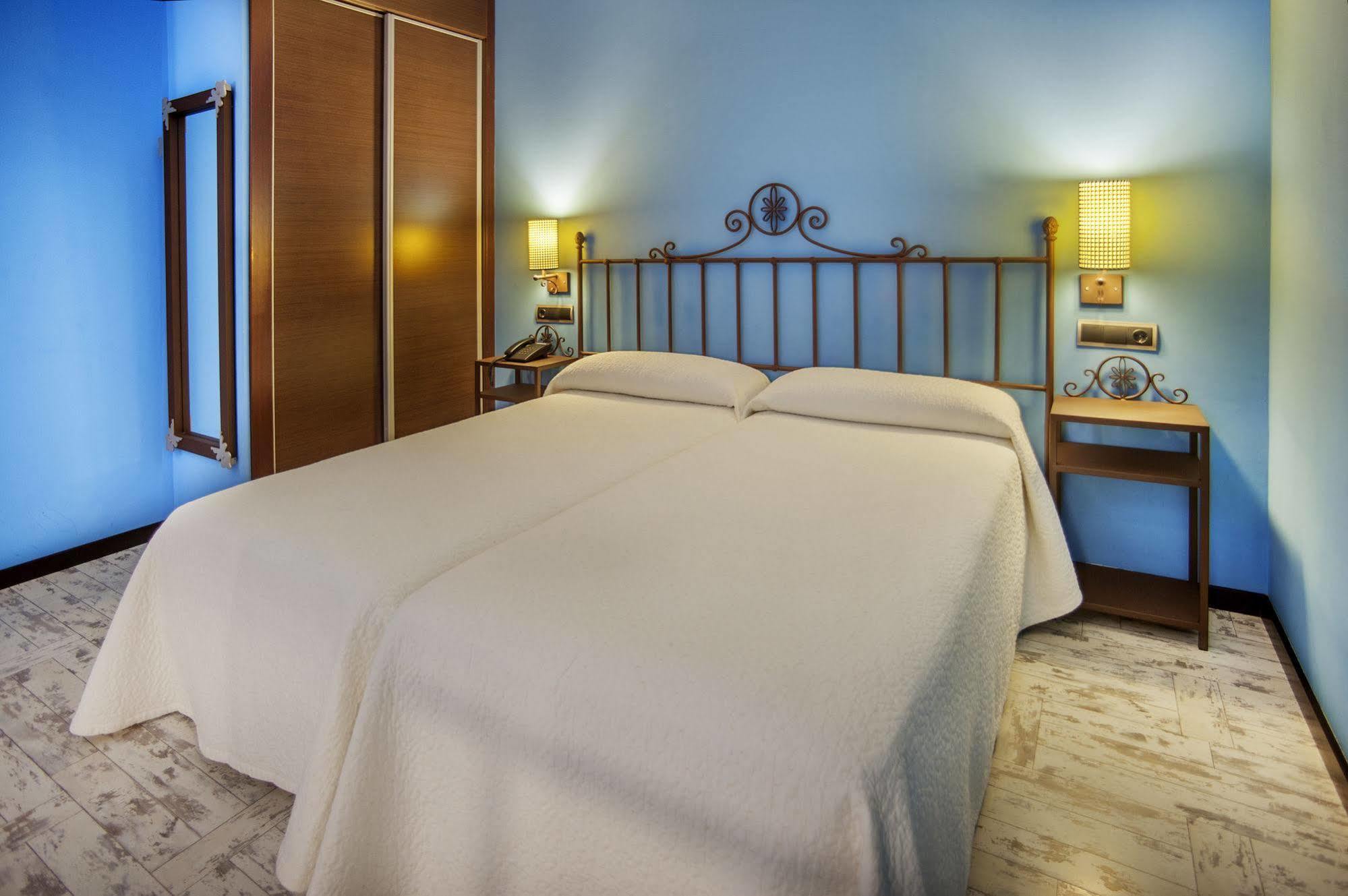 Hotel Moya Honrubia ภายนอก รูปภาพ