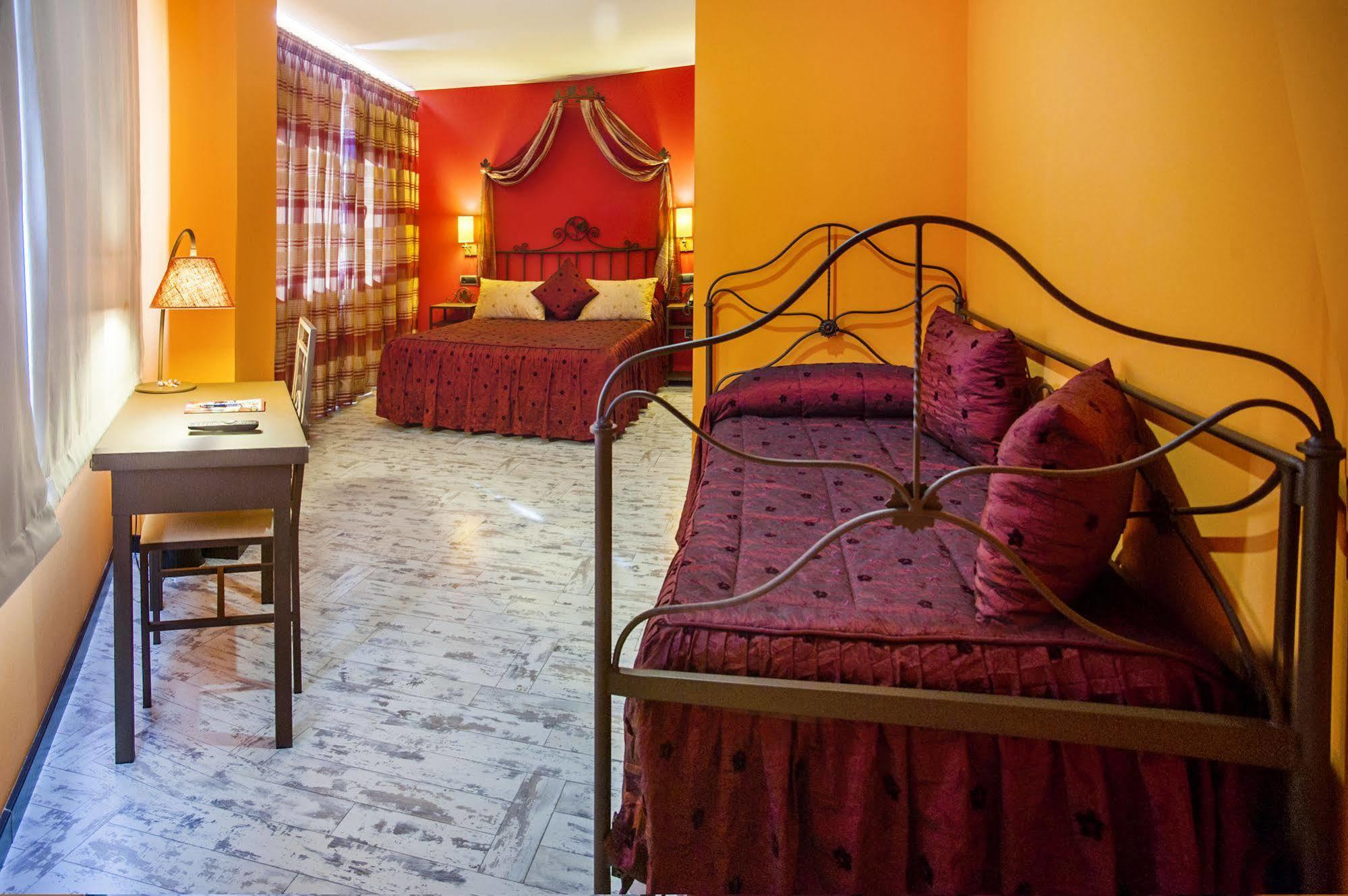 Hotel Moya Honrubia ภายนอก รูปภาพ