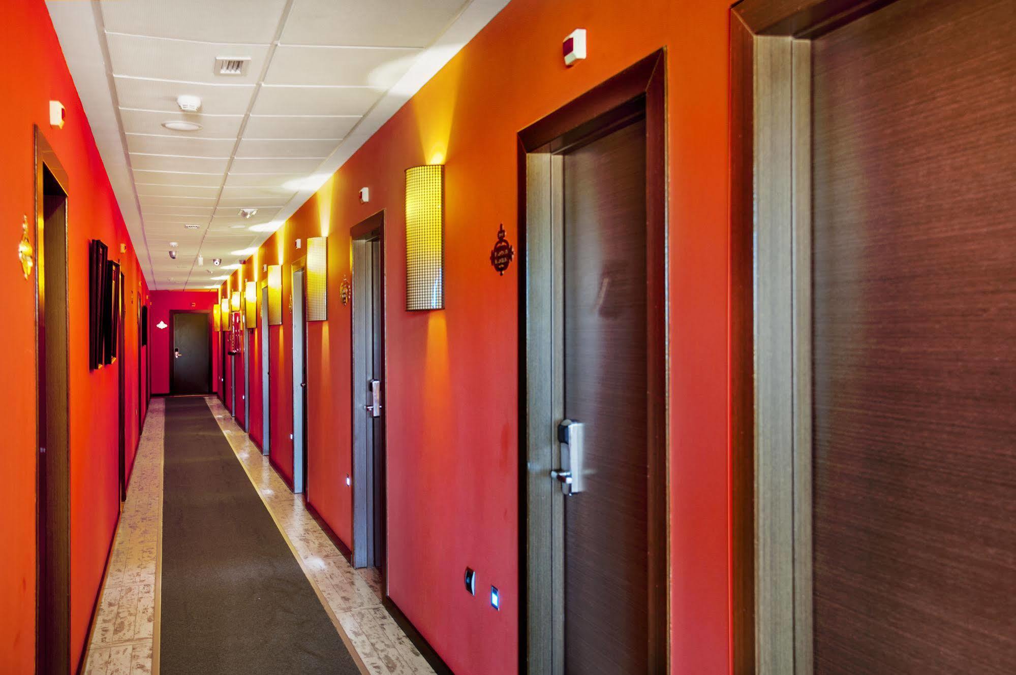 Hotel Moya Honrubia ภายนอก รูปภาพ